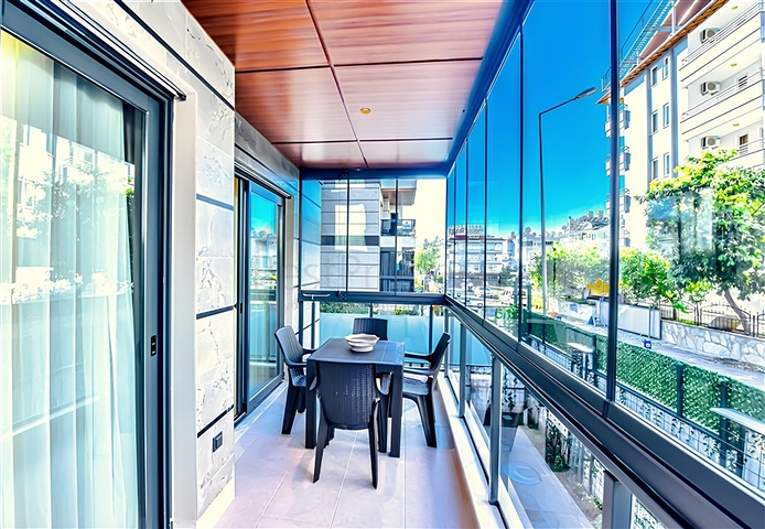 شقة للايجار 300 متر من البحر