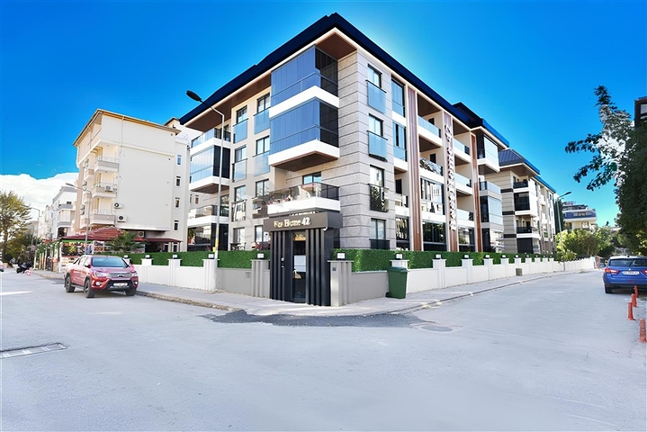 شقة للايجار 300 متر من البحر