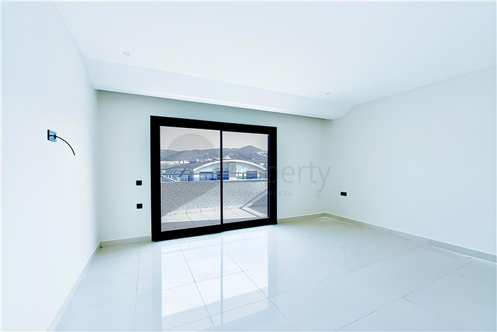 4 + 1 شقة في منطقة كارجيجاك 200 متر من البحر