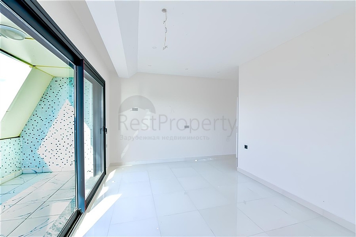 4 + 1 شقة في منطقة كارجيجاك 200 متر من البحر