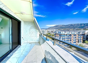 4 + 1 شقة في منطقة كارجيجاك 200 متر من البحر