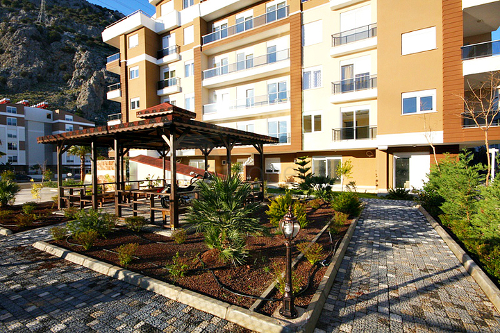 شقق بمساحات مختلفة في أنطاليا 