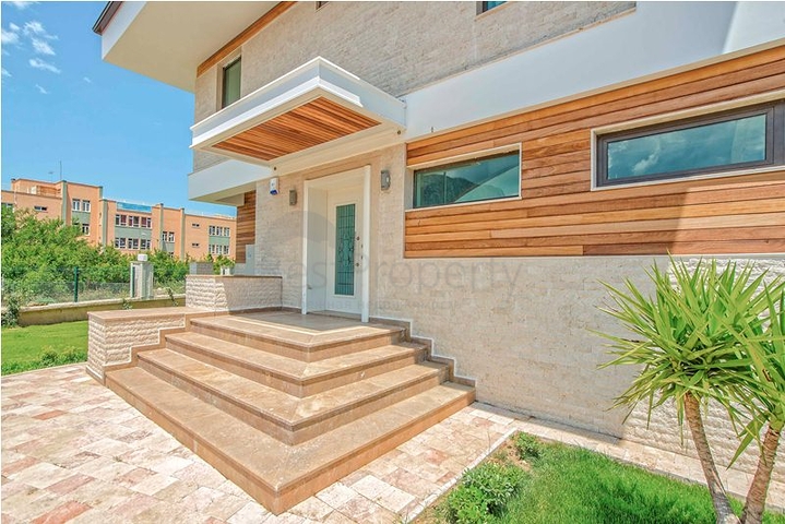 فيلا فاخرة 3 + 1 في كيمير