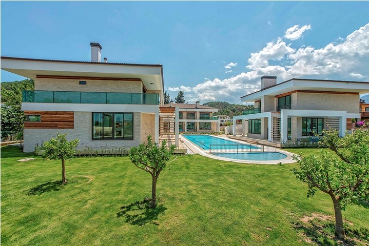 فيلا فاخرة 3 + 1 في كيمير