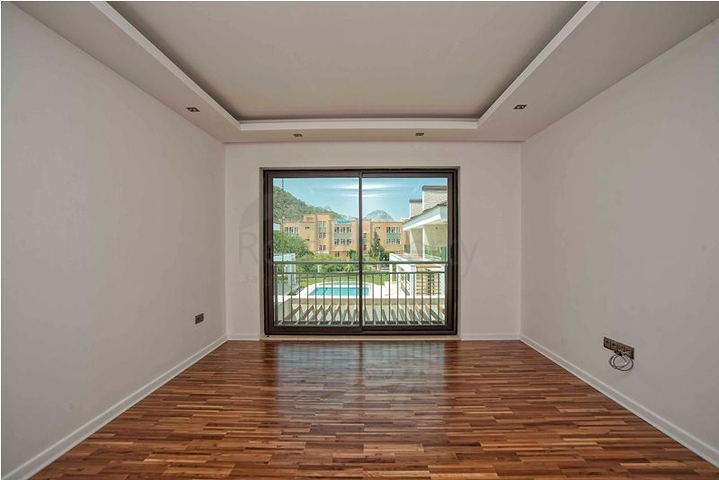 فيلا فاخرة 3 + 1 في كيمير