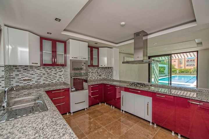 فيلا فاخرة 3 + 1 في كيمير