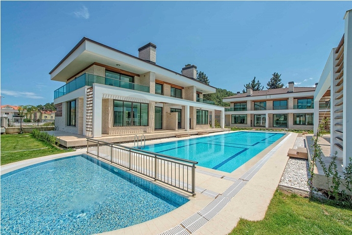 فيلا فاخرة 3 + 1 في كيمير