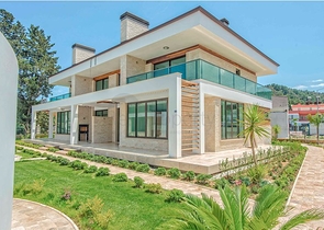 فيلا فاخرة 3 + 1 في كيمير