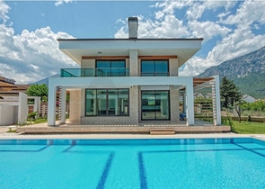 فيلا فاخرة 3 + 1 في كيمير