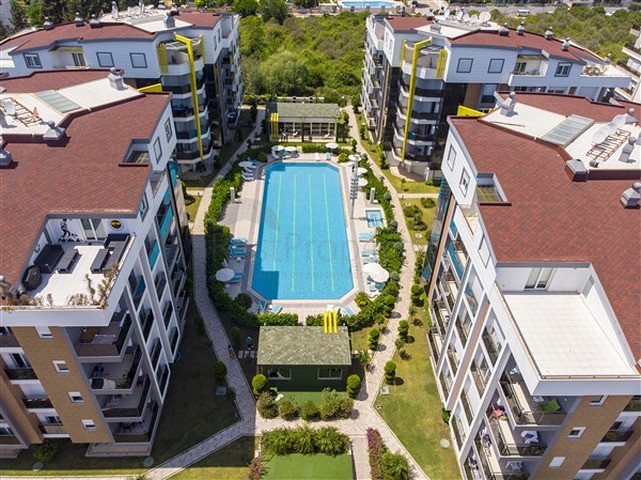 شقق فاخرة في كونيالتي بالقرب من قناة المارينا