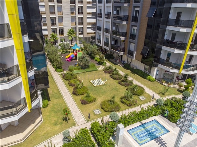 شقق فاخرة في كونيالتي بالقرب من قناة المارينا