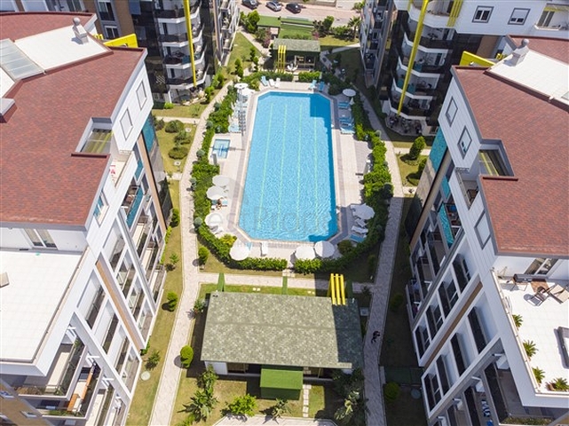 شقق فاخرة في كونيالتي بالقرب من قناة المارينا