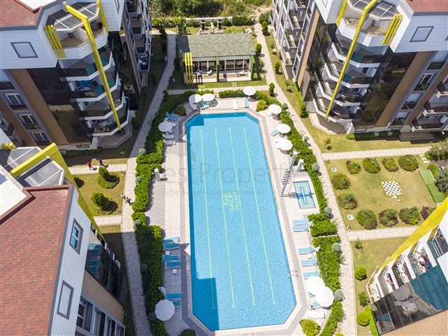 شقق فاخرة في كونيالتي بالقرب من قناة المارينا