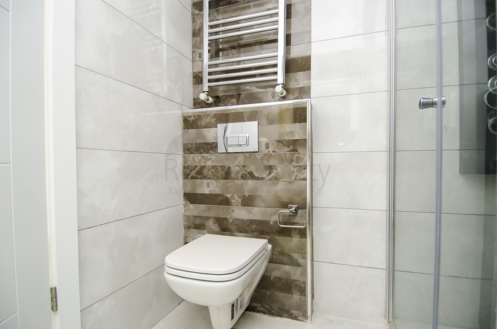 شقق فاخرة في كونيالتي بالقرب من قناة المارينا