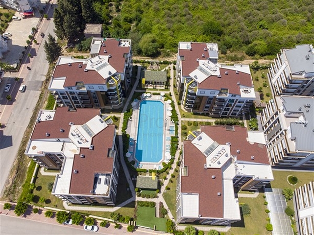 شقق فاخرة في كونيالتي بالقرب من قناة المارينا