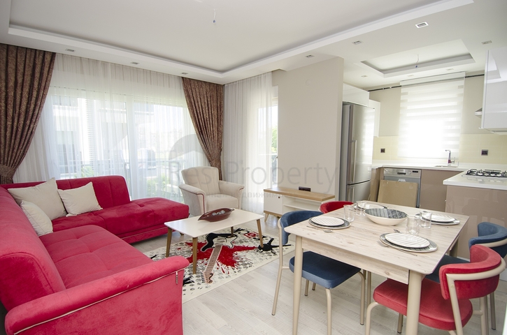 شقق فاخرة في كونيالتي بالقرب من قناة المارينا