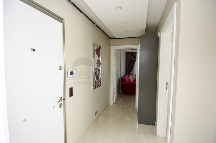 شقق فاخرة في كونيالتي بالقرب من قناة المارينا