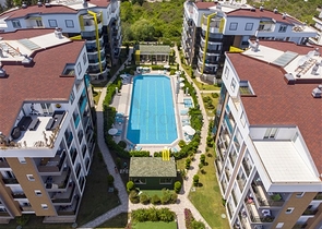 شقق فاخرة في كونيالتي بالقرب من قناة المارينا