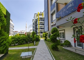 شقق فاخرة في كونيالتي بالقرب من قناة المارينا