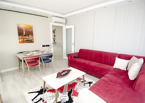 شقق فاخرة في كونيالتي بالقرب من قناة المارينا