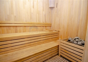 شقق فاخرة في كونيالتي بالقرب من قناة المارينا