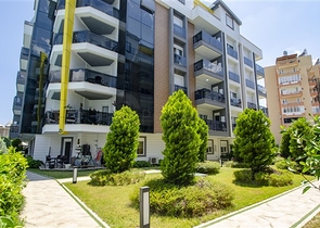 شقق فاخرة في كونيالتي بالقرب من قناة المارينا