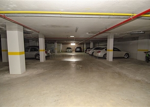 شقق فاخرة في كونيالتي بالقرب من قناة المارينا