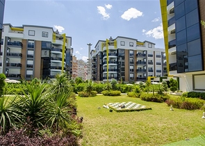 شقق فاخرة في كونيالتي بالقرب من قناة المارينا