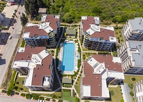 شقق فاخرة في كونيالتي بالقرب من قناة المارينا