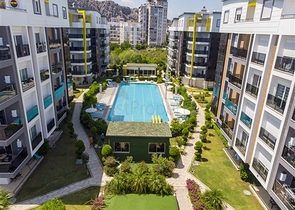 شقق فاخرة في كونيالتي بالقرب من قناة المارينا