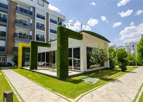 شقق فاخرة في كونيالتي بالقرب من قناة المارينا