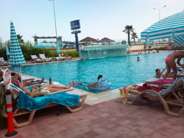 شقة 3 + 1 مع أثاث على الساحل الأول في أنطاليا