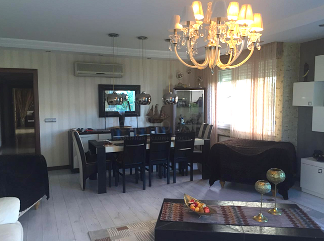 شقة 3 + 1 مع أثاث على الساحل الأول في أنطاليا