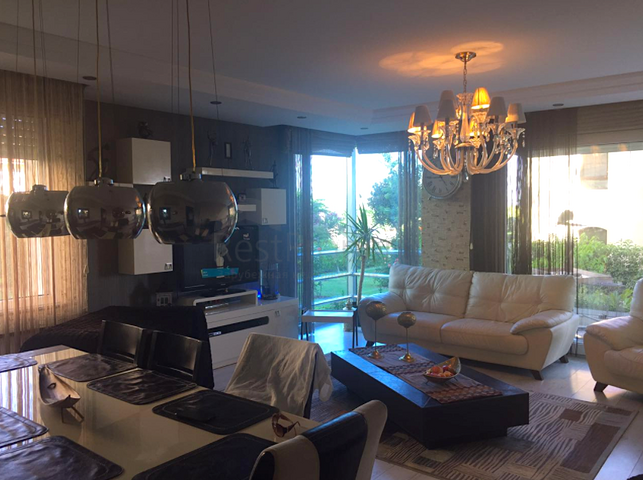 شقة 3 + 1 مع أثاث على الساحل الأول في أنطاليا