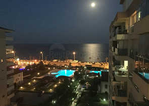 شقة 3 + 1 مع أثاث على الساحل الأول في أنطاليا