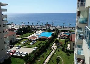 شقة 3 + 1 مع أثاث على الساحل الأول في أنطاليا