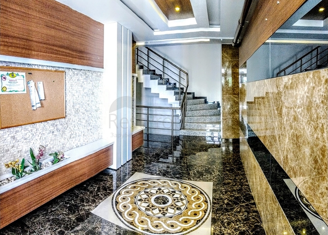 شقة 2 + 1 مع أثاث 5 دقائق سيرا على الأقدام من البحر