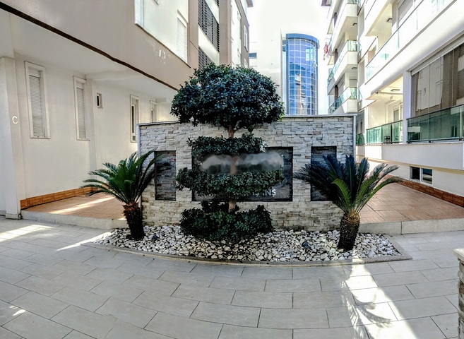 شقة 2 + 1 مع أثاث 5 دقائق سيرا على الأقدام من البحر