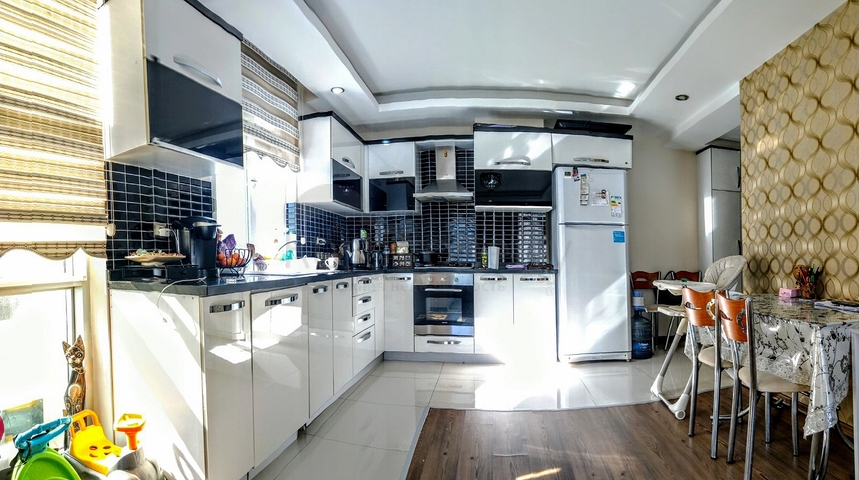 شقة 2 + 1 مع أثاث 5 دقائق سيرا على الأقدام من البحر