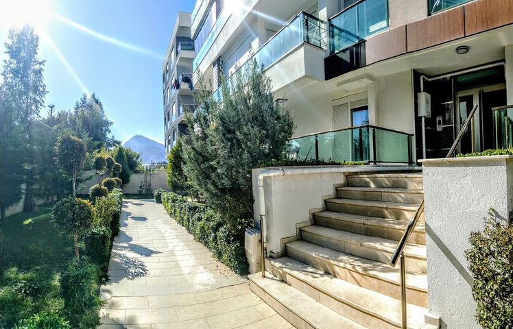 شقة 2 + 1 مع أثاث 5 دقائق سيرا على الأقدام من البحر