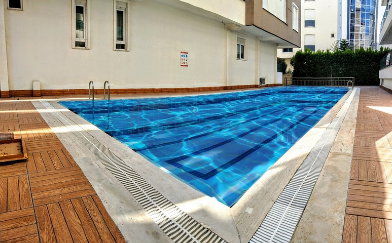 شقة 2 + 1 مع أثاث 5 دقائق سيرا على الأقدام من البحر