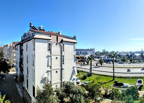 شقة 2 + 1 مع أثاث 5 دقائق سيرا على الأقدام من البحر