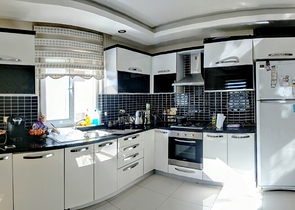 شقة 2 + 1 مع أثاث 5 دقائق سيرا على الأقدام من البحر