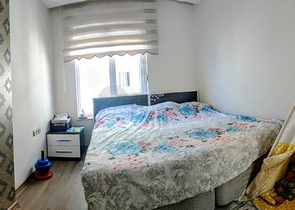 شقة 2 + 1 مع أثاث 5 دقائق سيرا على الأقدام من البحر