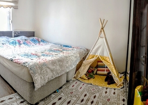 شقة 2 + 1 مع أثاث 5 دقائق سيرا على الأقدام من البحر