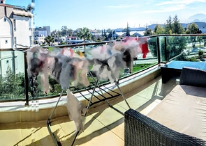 شقة 2 + 1 مع أثاث 5 دقائق سيرا على الأقدام من البحر