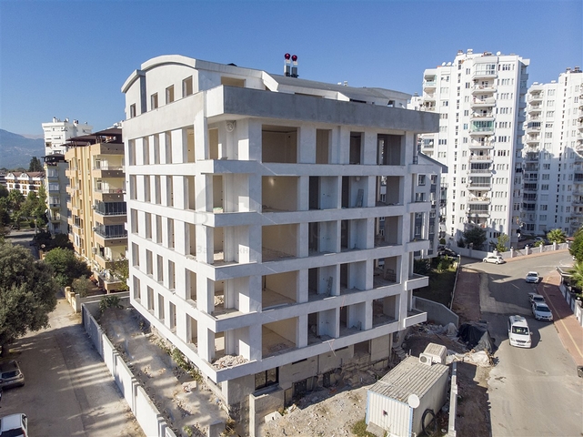 شقق 2 + 1 ، 3 + 1 في منطقة اونجالي في كونيالتي أنطاليا