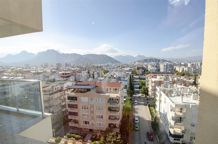 شقة مفروشة 2 + 1 مطلة على البحر بشكل مباشر في كونيالتي أنطاليا