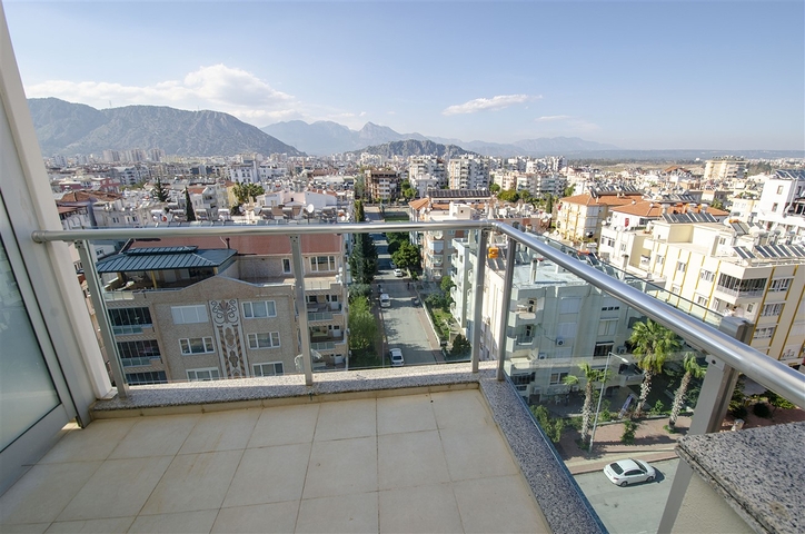 شقة مفروشة 2 + 1 مطلة على البحر بشكل مباشر في كونيالتي أنطاليا