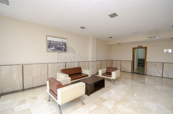 شقة مفروشة 2 + 1 مطلة على البحر بشكل مباشر في كونيالتي أنطاليا